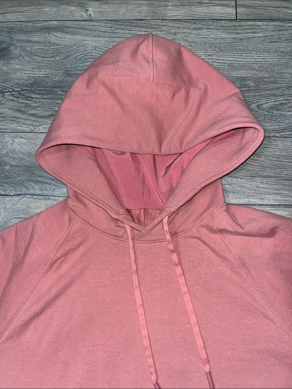 lululemon athletica lightweight pullover